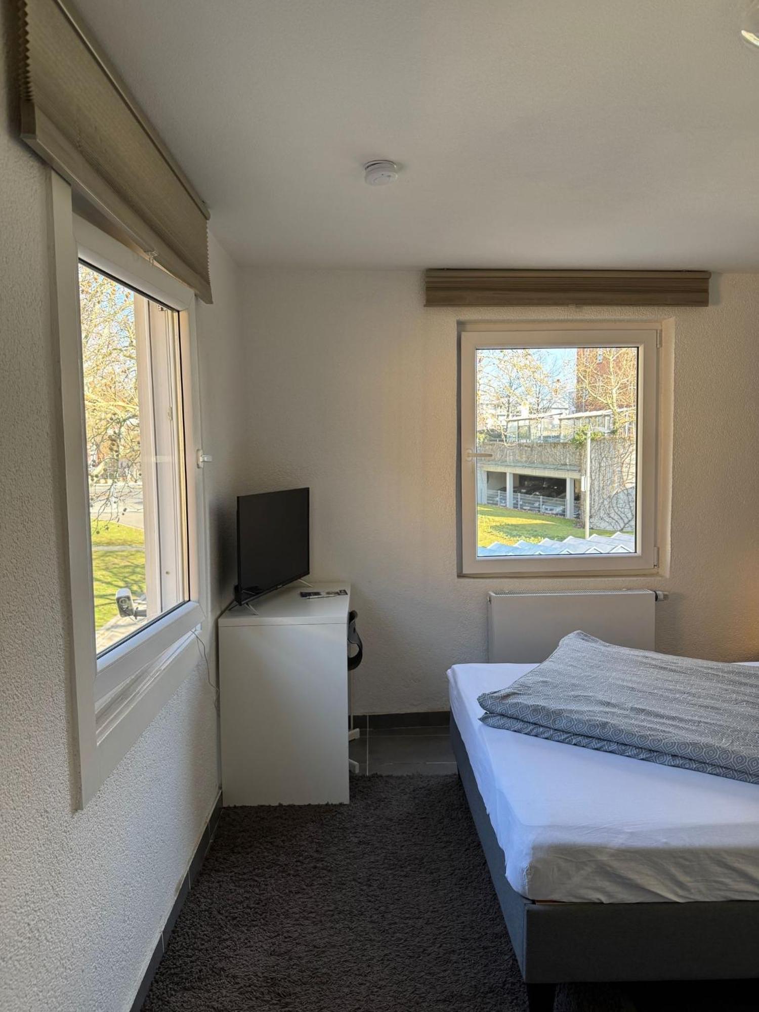 M & E Ferienwohnung บัดแมร์เกนท์ไฮม์ ภายนอก รูปภาพ