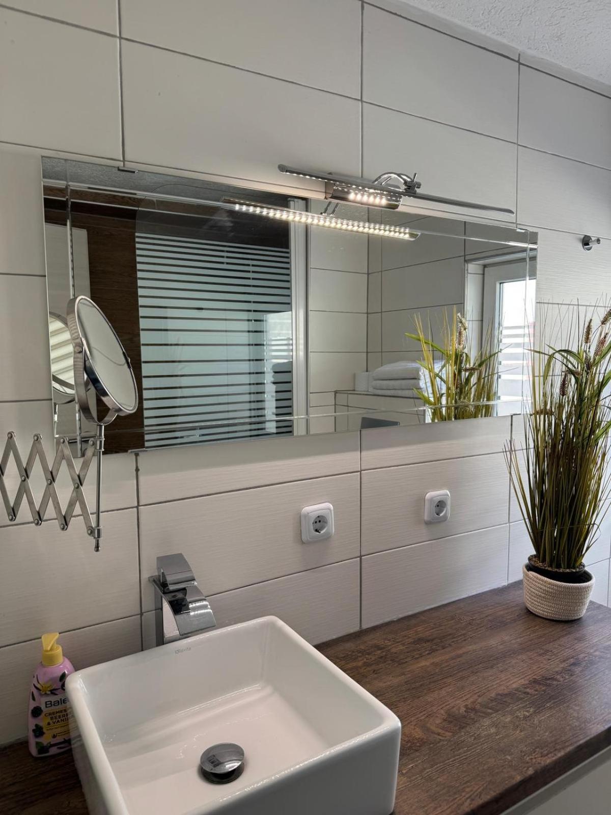 M & E Ferienwohnung บัดแมร์เกนท์ไฮม์ ภายนอก รูปภาพ