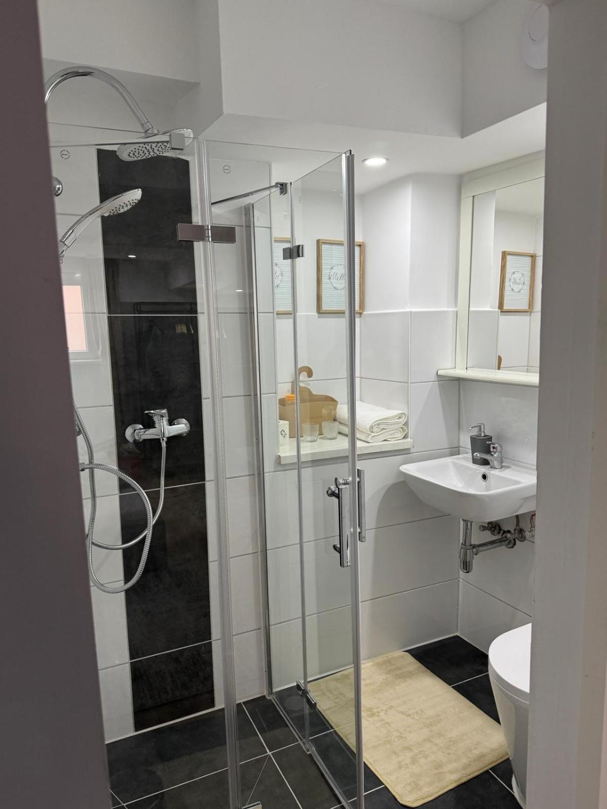 M & E Ferienwohnung บัดแมร์เกนท์ไฮม์ ภายนอก รูปภาพ