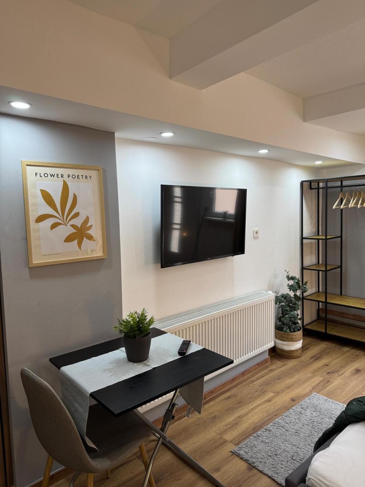 M & E Ferienwohnung บัดแมร์เกนท์ไฮม์ ภายนอก รูปภาพ